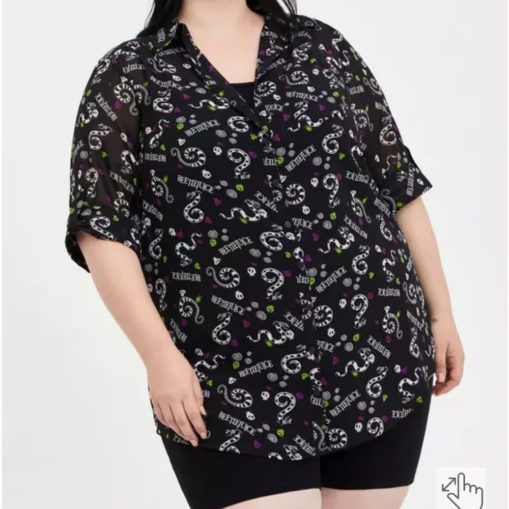 Torrid Beetlejuice Sandworm Challis Button Up Shirt